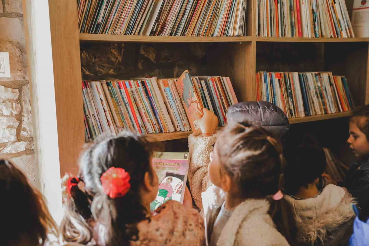 DİDİM BELEDİYESİ’NİN MİNİK ÖĞRENCİLERİ, KÜTÜPHANELER HAFTASI KAPSAMINDA TÜRKİYE’NİN EN BÜYÜK KÖY...