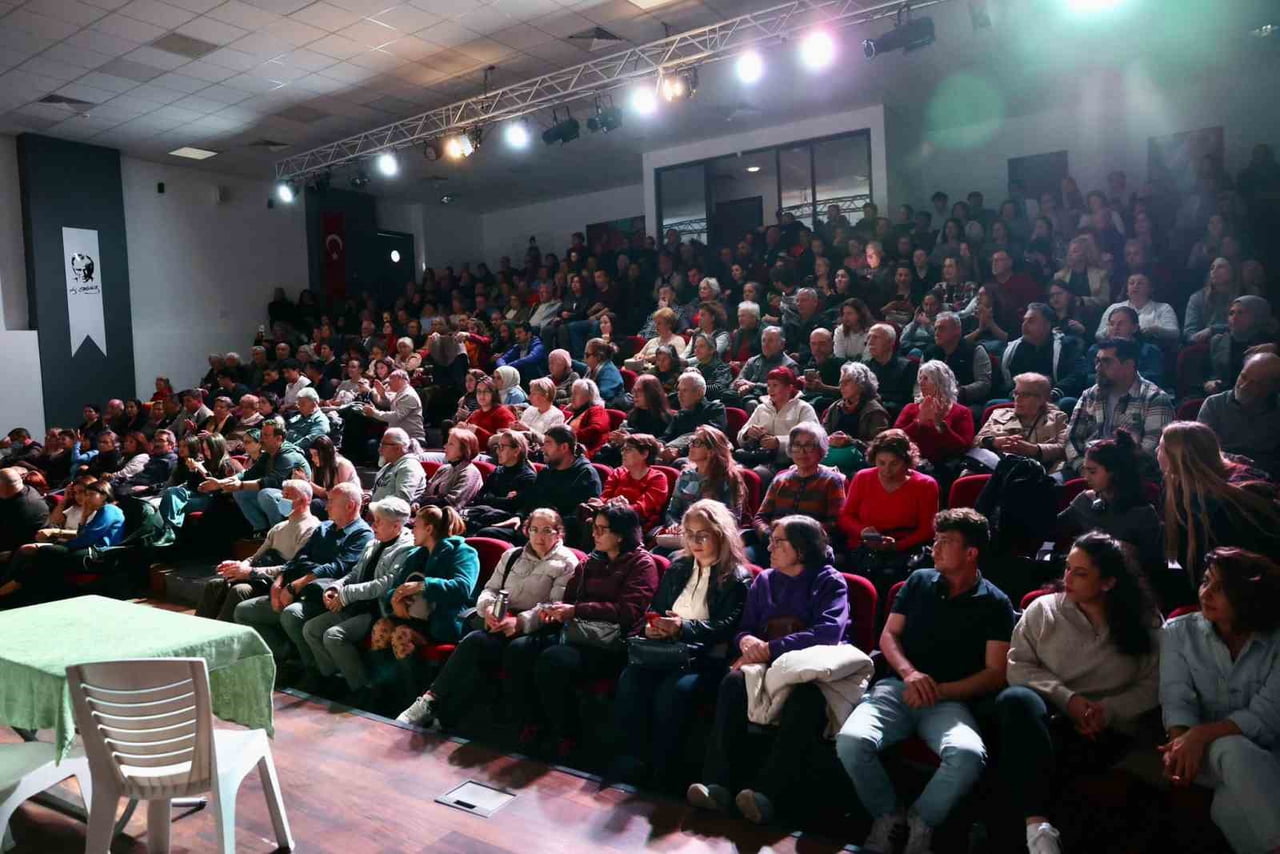 DİDİM BELEDİYESİ TİYATRO TOPLULUĞU’NUN DÜNYA TİYATRO GÜNÜ’NDE, DİDİM GENÇLİK MERKEZİ (DİGEM)’NDE...