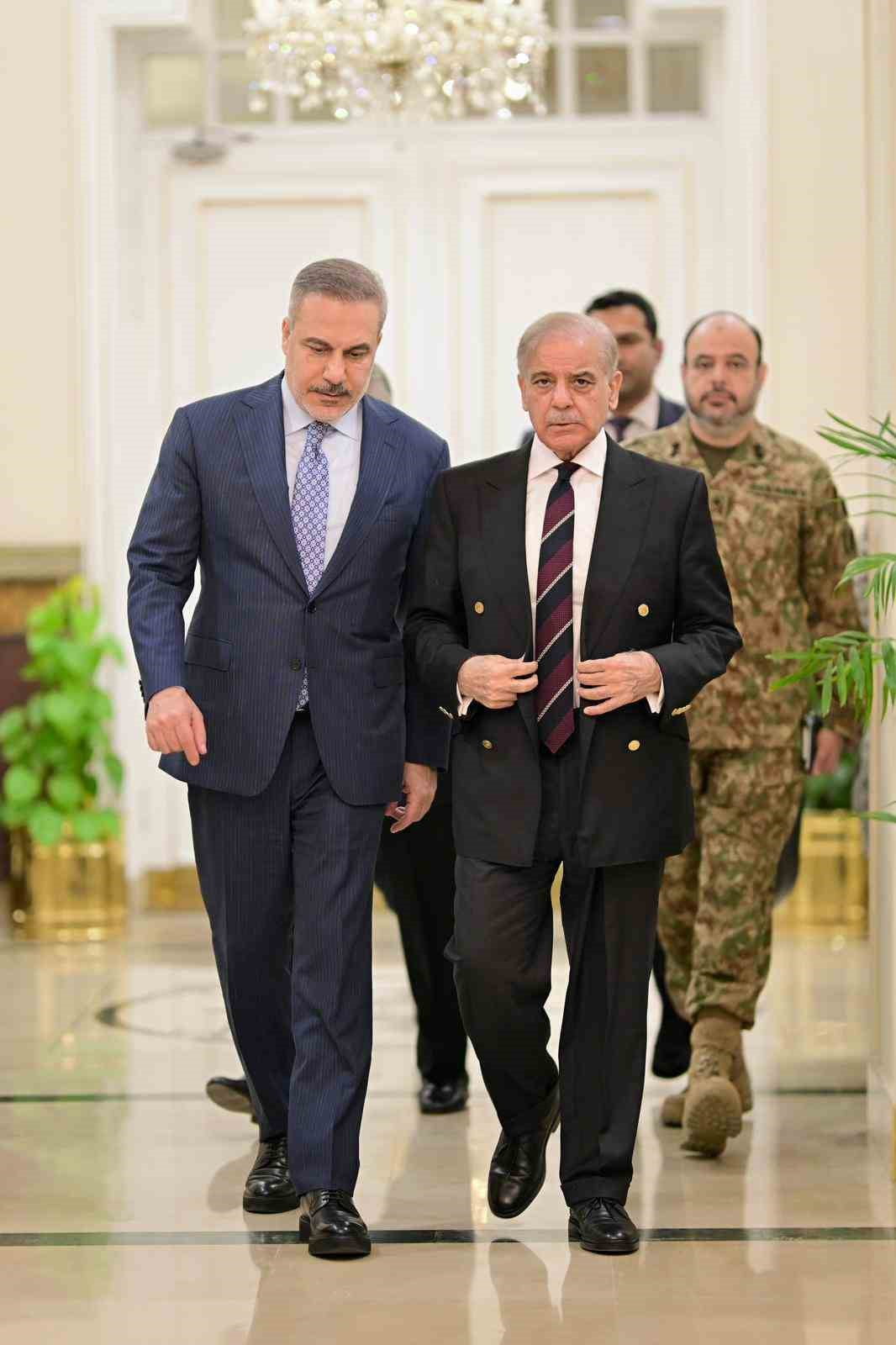 DIŞİŞLERİ BAKANI HAKAN FİDAN, PAKİSTAN’IN BAŞKENTİ İSLAMABAD'DA PAKİSTAN BAŞBAKANI ŞAHBAZ ŞERİF...