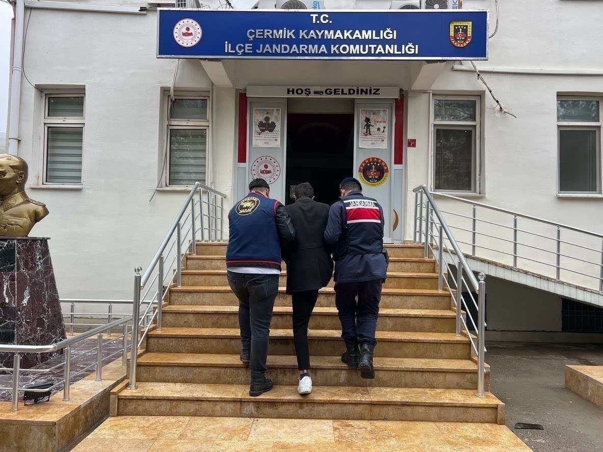 DİYARBAKIR’DA JANDARMA EKİPLERİNCE DÜZENLENEN OPERASYONLARDA HAKLARINDA KESİNLEŞMİŞ HAPİS CEZASI...