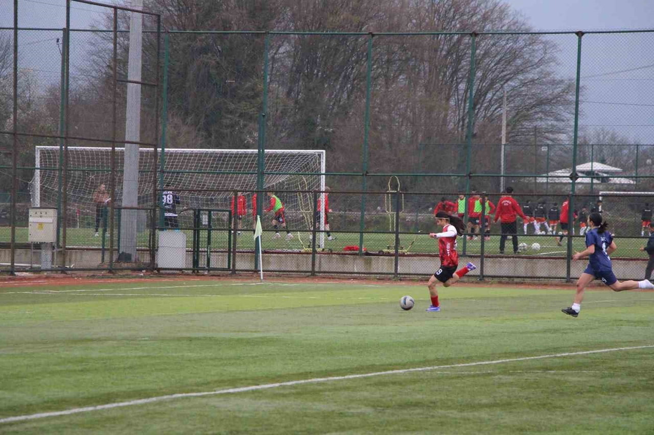 DÜZCE’NİN EV SAHİPLİĞİNDE 2025-2026 OKUL SPORLARI FUTBOL GENÇLER GRUP MÜSABAKALARI, ŞIRALIK ŞEHİR...