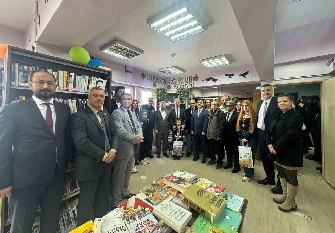 EĞİRDİR’DE KÜTÜPHANELER HAFTASI “İYİLEŞTİREN KÜTÜPHANELER” TEMASIYLA KUTLANDI