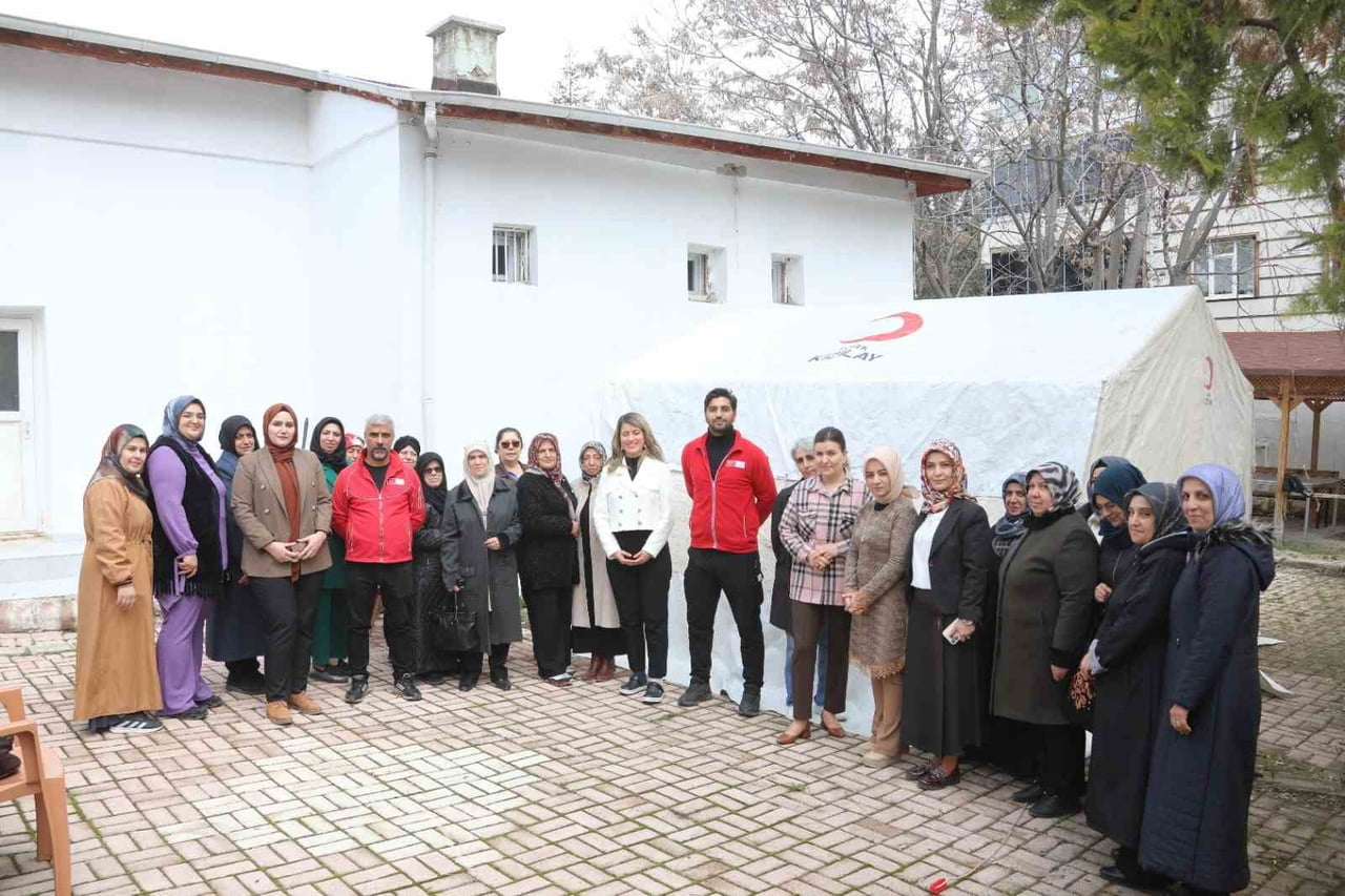 ELAZIĞ BELEDİYESİ, KIZILAY AFET MÜDAHALE EĞİTİM MERKEZİ İŞ BİRLİĞİYLE AFET BİLİNCİ KAZANDIRMA...