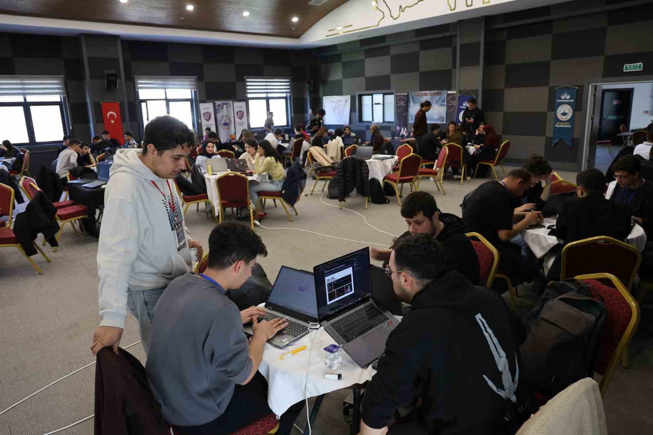 ELAZIĞ’DA DÜZENLENEN TUA ASTROHACKATHON, ELAZIĞ BAŞTA OLMAK ÜZERE DİYARBAKIR, MALATYA, TUNCELİ VE...