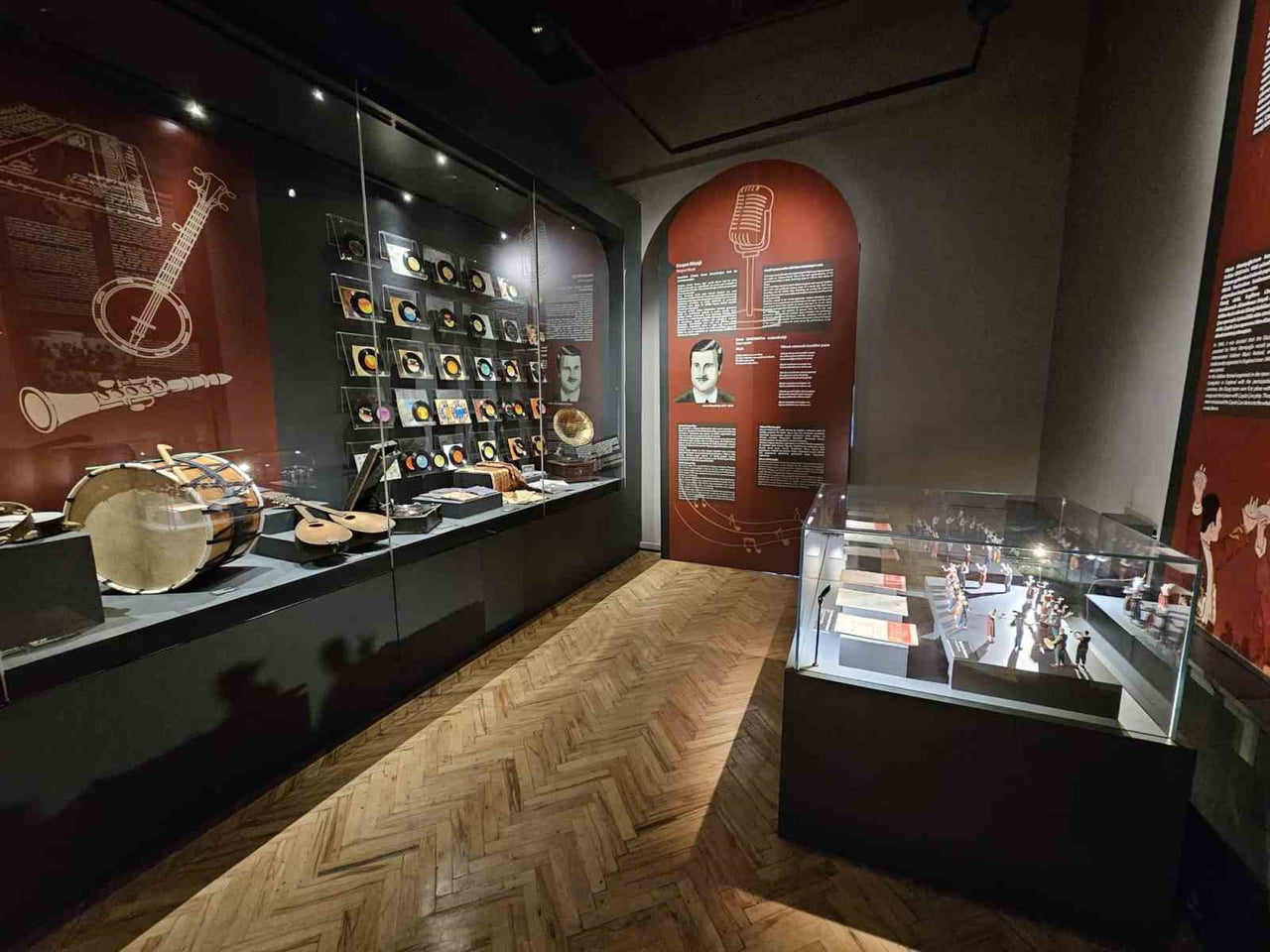 ELAZIĞ KENT MÜZESİ BÜNYESİNDE YER ALAN MÜZİK KÜLTÜR ODASI, HARPUT MUSİKİSİNİN ZENGİN MİRASINI YENİ...