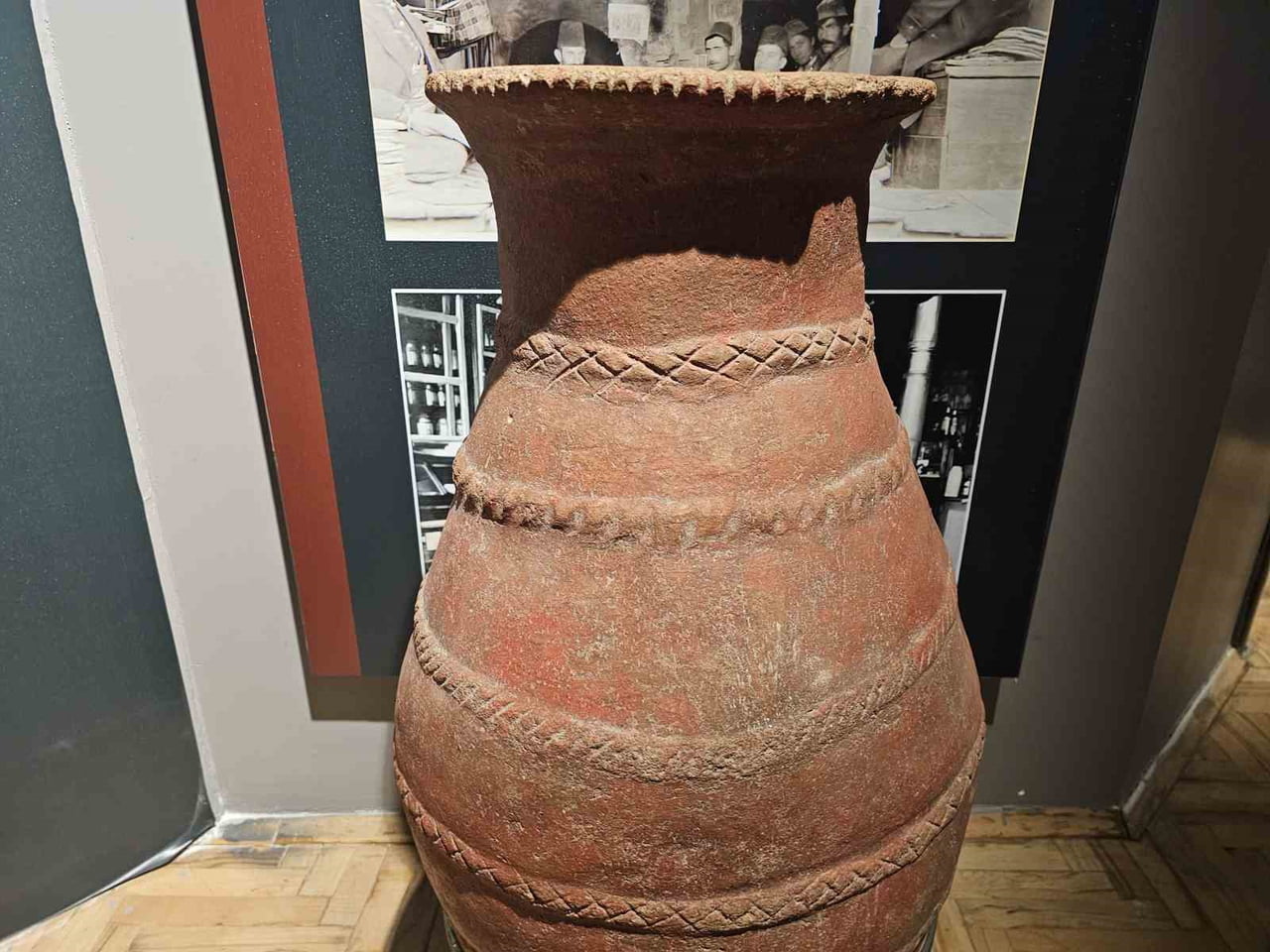 ELAZIĞ KENT MÜZESİ’NDE ASIRLIK KÜPLER GEÇMİŞE IŞIK TUTUYOR