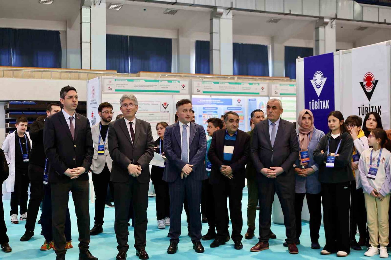 ERCİYES ÜNİVERSİTESİ (ERÜ) EV SAHİPLİĞİNDE DÜZENLENEN 20. TÜBİTAK ORTAOKUL ÖĞRENCİLERİ ARAŞTIRMA...