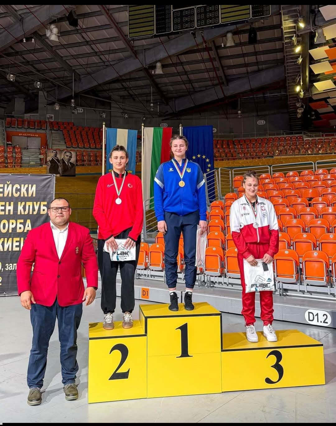 ERZİNCANLI GÜREŞÇİLER BULGARİSTAN’DA MADALYA KAZANDI