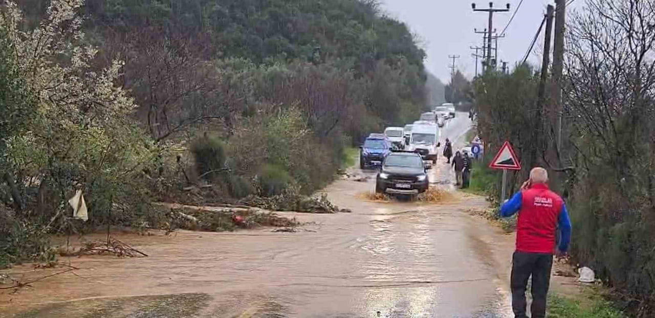 ESENKÖY BELDESİNDE SON GÜNLERDE ETKİLİ OLAN YAĞIŞLAR NEDENİYLE DERELERDE TAŞMA MEYDANA...