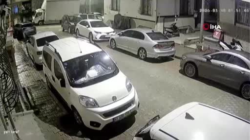 Eşine kızdı, sokakta silahla ateş ederek gezdi