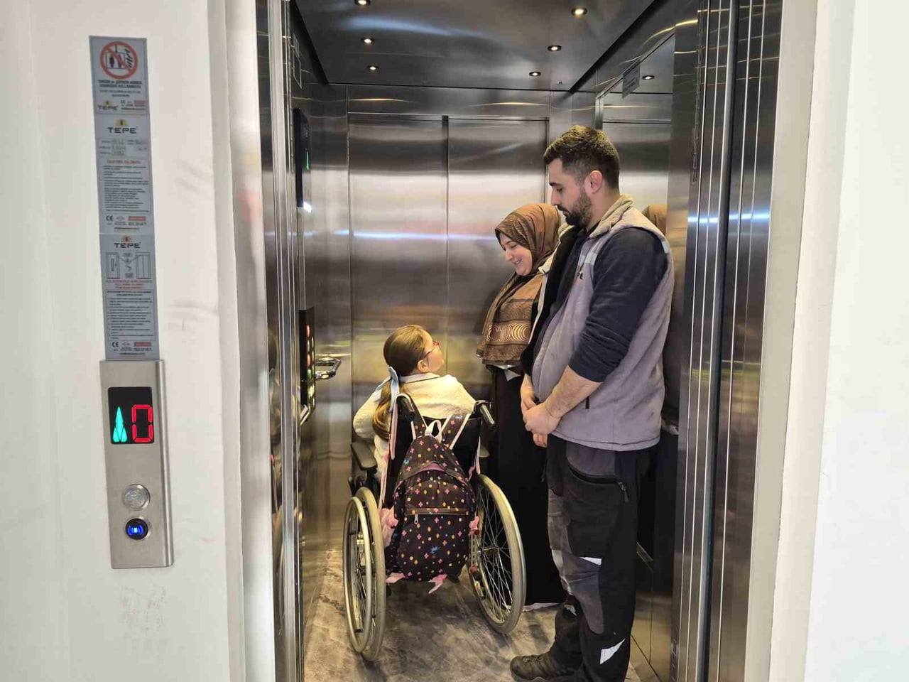 ESKİŞEHİR'DE PEV (PES EKİNOVARUS) HASTALIĞI SEBEBİYLE KENDİ BAŞINA YÜRÜYEMEYEN VE ANNESİNİN HER...