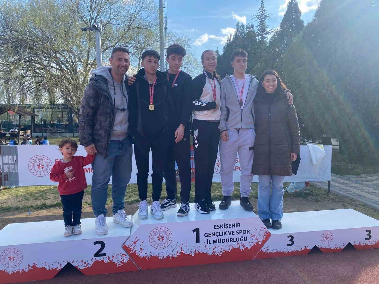 ESKİŞEHİR GENÇLİK VE SPOR İL MÜDÜRLÜĞÜ KOORDİNESİNDE DÜZENLENEN "OKUL SPORLARI PUANLI ATLETİZM...