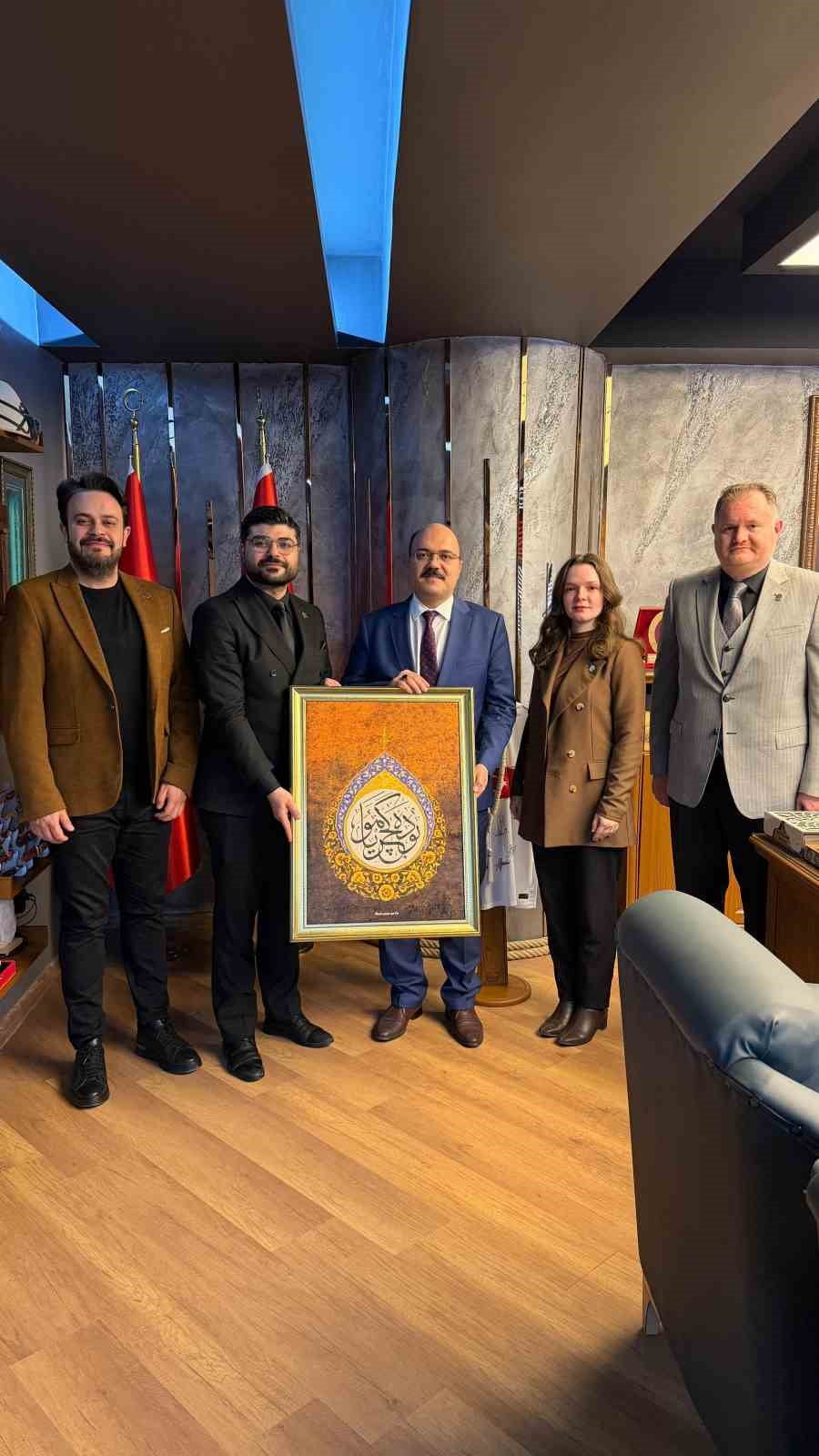 ESKİŞEHİR MÜTEŞEBBİS İŞ İNSANLARI DERNEĞİ (ESMİAD) YÖNETİM KURULU ÜYELERİ VE DERNEK BÜNYESİNDE...