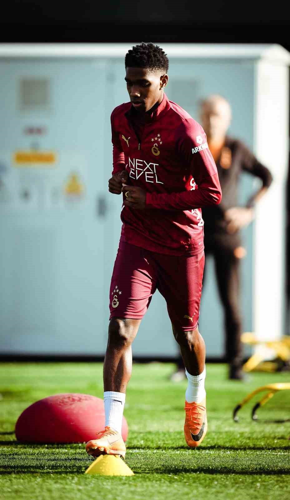 GALATASARAY, TRENDYOL SÜPER LİG’İN 28. HAFTASINDA TRABZONSPOR İLE YAPACAĞI MAÇIN HAZIRLIKLARINI...