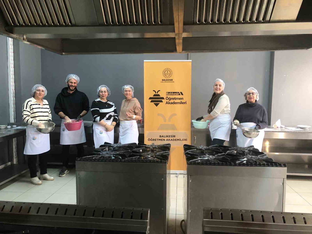 GASTRONOMİ AKADEMİSİNDE DURSUNBEY KABAKLI EKMEĞİ TANITILDI