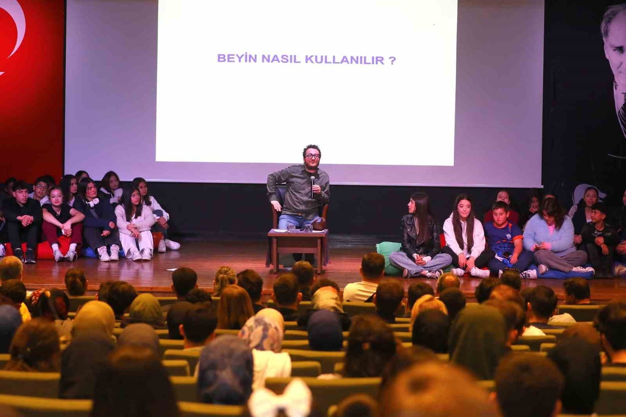 GAZİANTEP BÜYÜKŞEHİR BELEDİYESİ EV SAHİPLİĞİNDE, İNSAN AKLININ SIRLARI PROF. DR. OYTUN ERBAŞ’IN...