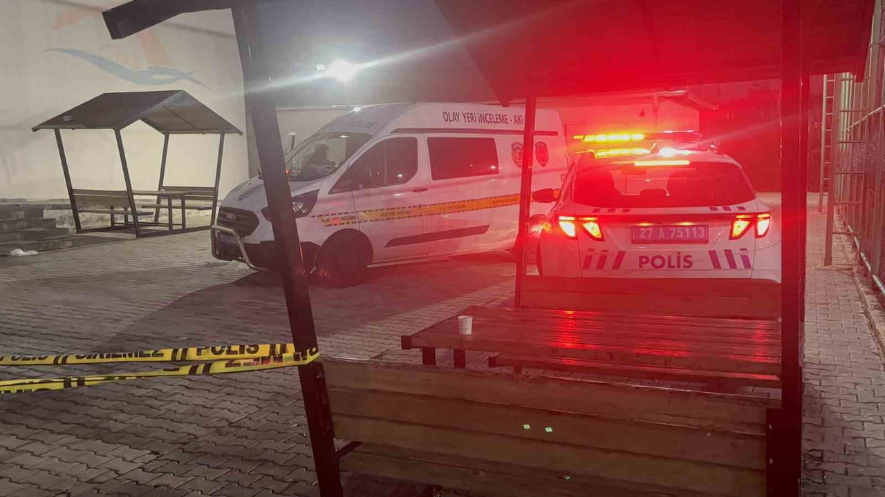 GAZİANTEP’TE ARKADAŞININ BIÇAKLADIĞI 15 YAŞINDAKİ ÇOCUK KURTARILAMADI