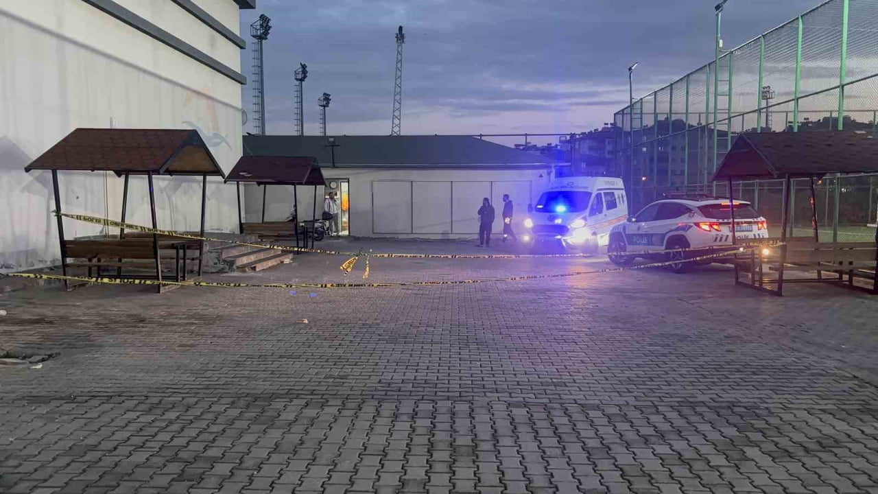 GAZİANTEP’TE ARKADAŞININ BIÇAKLADIĞI 15 YAŞINDAKİ ÇOCUK KURTARILAMADI