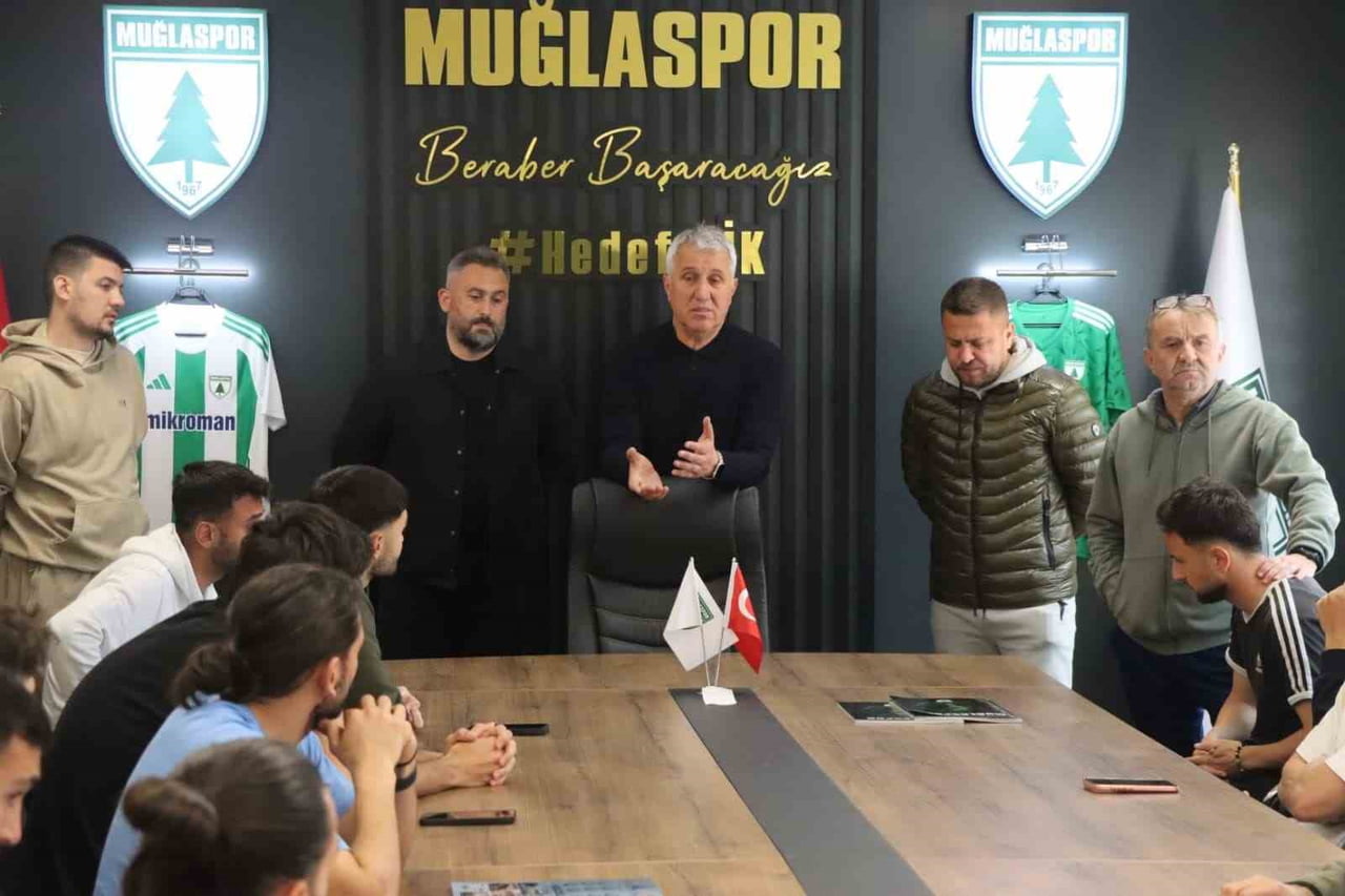 GEÇEN SEZON TAKIMI 3. LİG’DE ALIP 2. LİG’E TAŞIYAN TEKNİK DİREKTÖR BESİM DURMUŞ, BU SEZON DA ZİRVE...