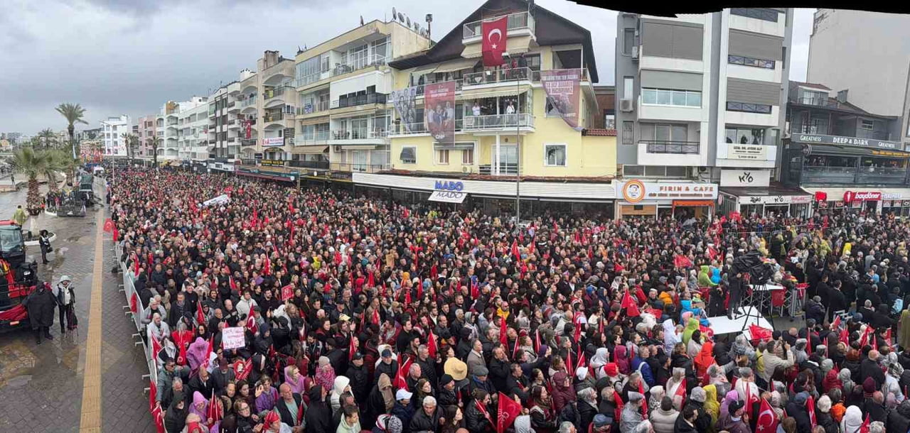 GEÇTİĞİMİZ HAFTA CHP’Lİ KUŞADASI BELEDİYE BAŞKANI ÖMER GÜNEL’İN TUTUKLANMASININ ARDINDAN CHP GENEL...