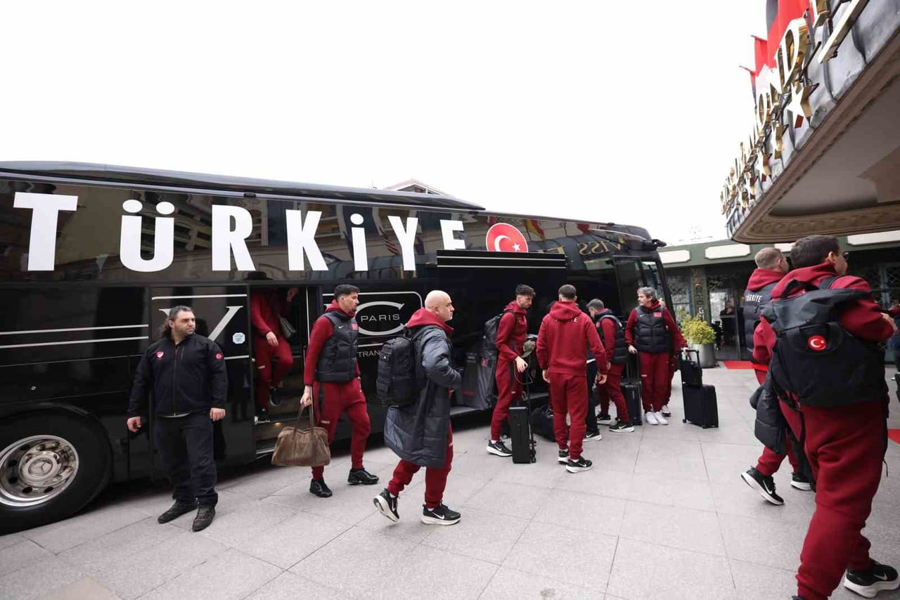 GENÇLİK VE SPOR BAKANI BAK, KOSOVA’DA