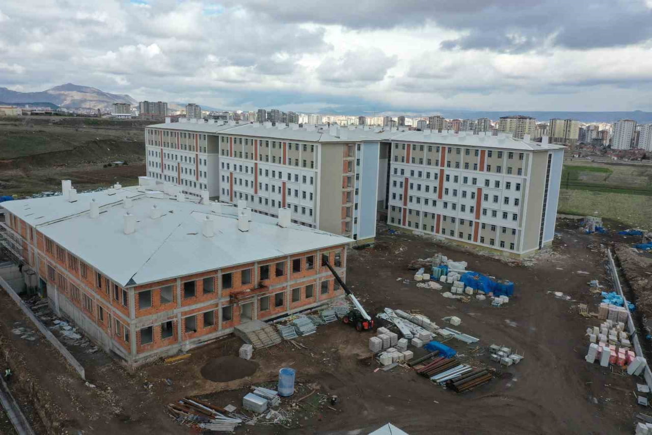 GENÇLİK VE SPOR BAKANLIĞI TARAFINDAN ERCİYES ÜNİVERSİTESİ (ERÜ) KAMPÜSÜNDE YAPILAN ÖĞRENCİ...