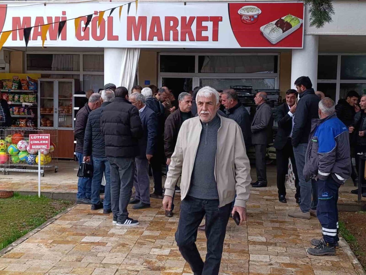 GEZİN'İN YENİDEN BELEDİYE STATÜSÜ ALABİLMESİ İÇİN OLUŞTURULAN ÇALIŞMA GRUBU BİR TOPLANTI...