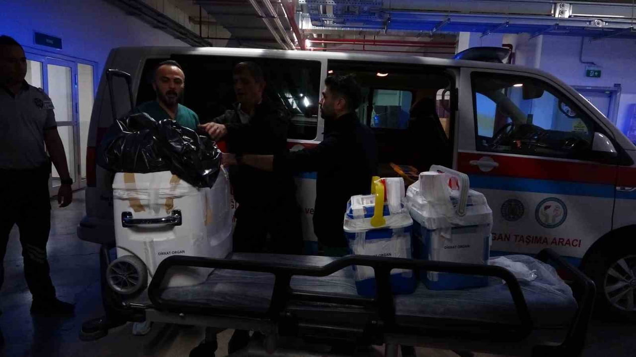 GİRESUN'UN GÖRELE İLÇESİNDE DAHA ÖNCE CHP'Lİ GÖRELE BELEDİYE BAŞKANI HASBİ DEDE'NİN SOSYAL MEDYA...