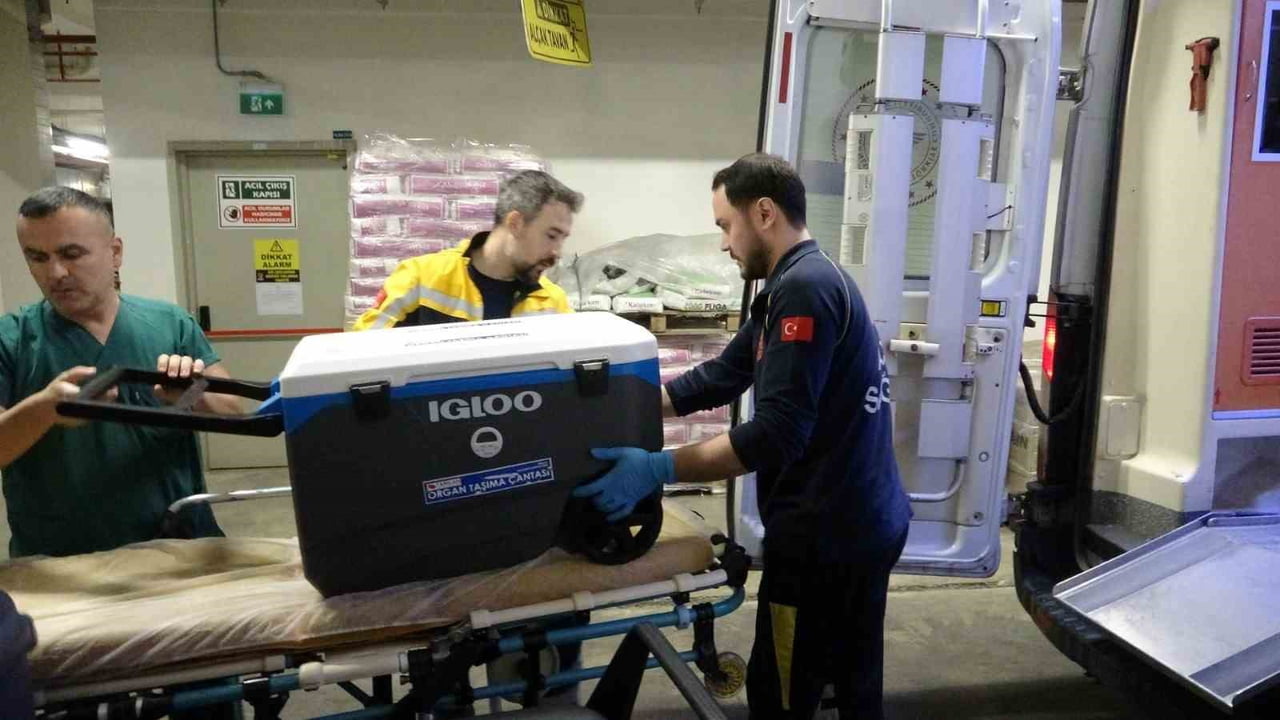 GİRESUN'UN GÖRELE İLÇESİNDE DAHA ÖNCE CHP'Lİ GÖRELE BELEDİYE BAŞKANI HASBİ DEDE'NİN SOSYAL MEDYA...