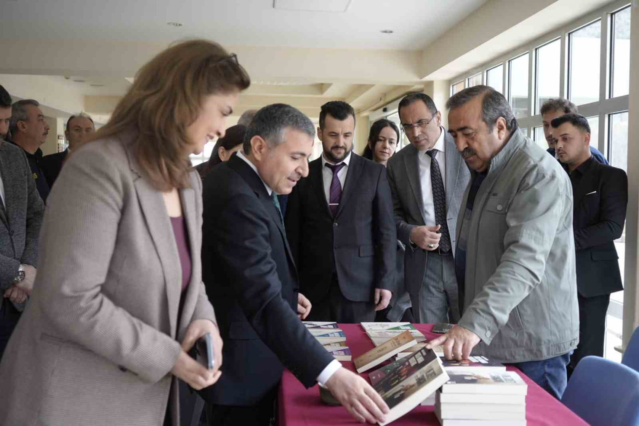 GÜMÜŞHANE’DE 62. KÜTÜPHANE HAFTASI, "İYİLEŞTİREN KÜTÜPHANE" TEMASIYLA DÜZENLENEN PROGRAMLA...