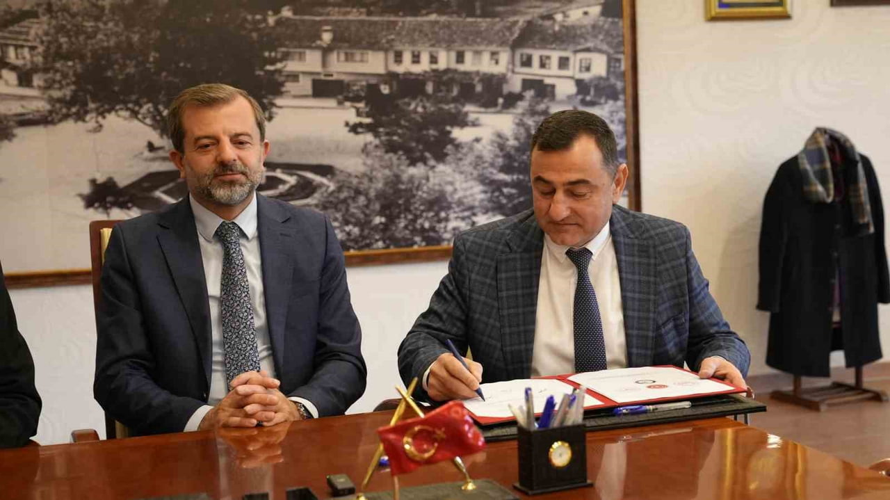 GÜRSU BELEDİYESİ, AİLE VE SOSYAL HİZMETLER BAKANLIĞI TARAFINDAN YÜRÜTÜLEN YAŞLI DESTEK PROGRAMI...