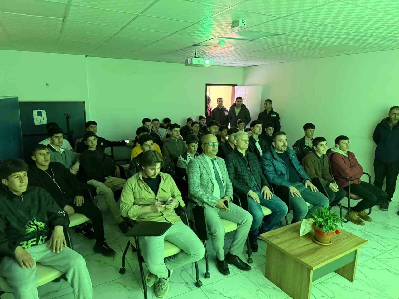 HASKÖY GENÇLİK MERKEZİ’NDE MİLLİ MAÇ HEYECANI