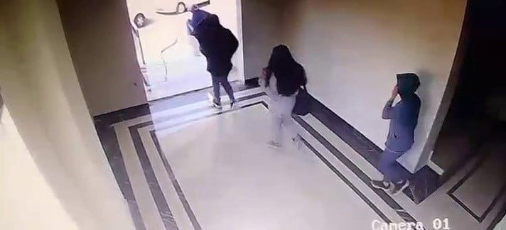 HATAY’DA YÜZLERİNİ GİZLEYEREK EVLERDEN HIRSIZLIK YAPAN SUÇ MAKİNASI 3 KADIN, POLİS EKİPLERİNİN...