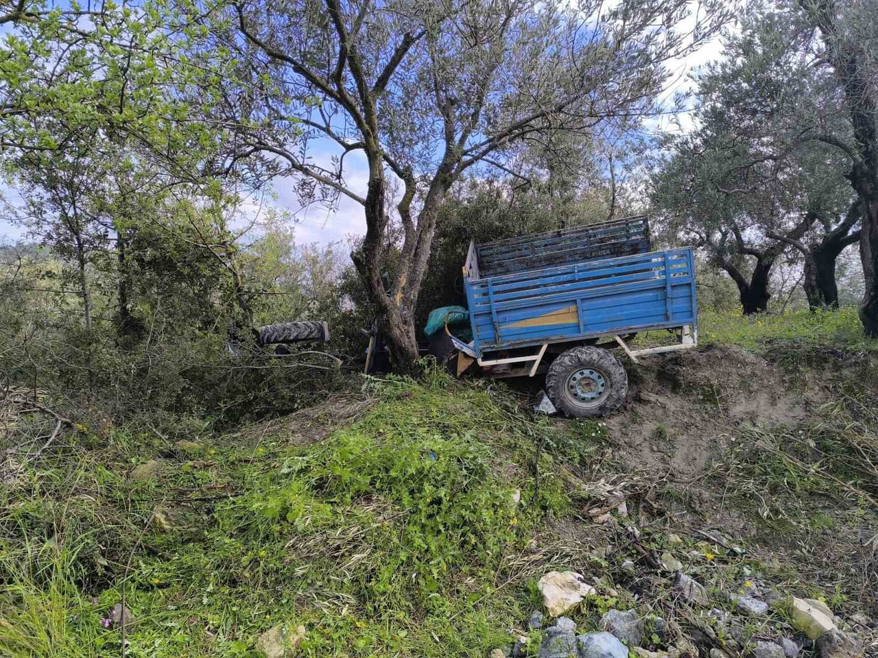 HATAY’DA ZEYTİNLİĞE UÇAN PATPATIN 63 YAŞINDAKİ SÜRÜCÜSÜ İBRAHİM ÇAPKIN ÖLDÜ.