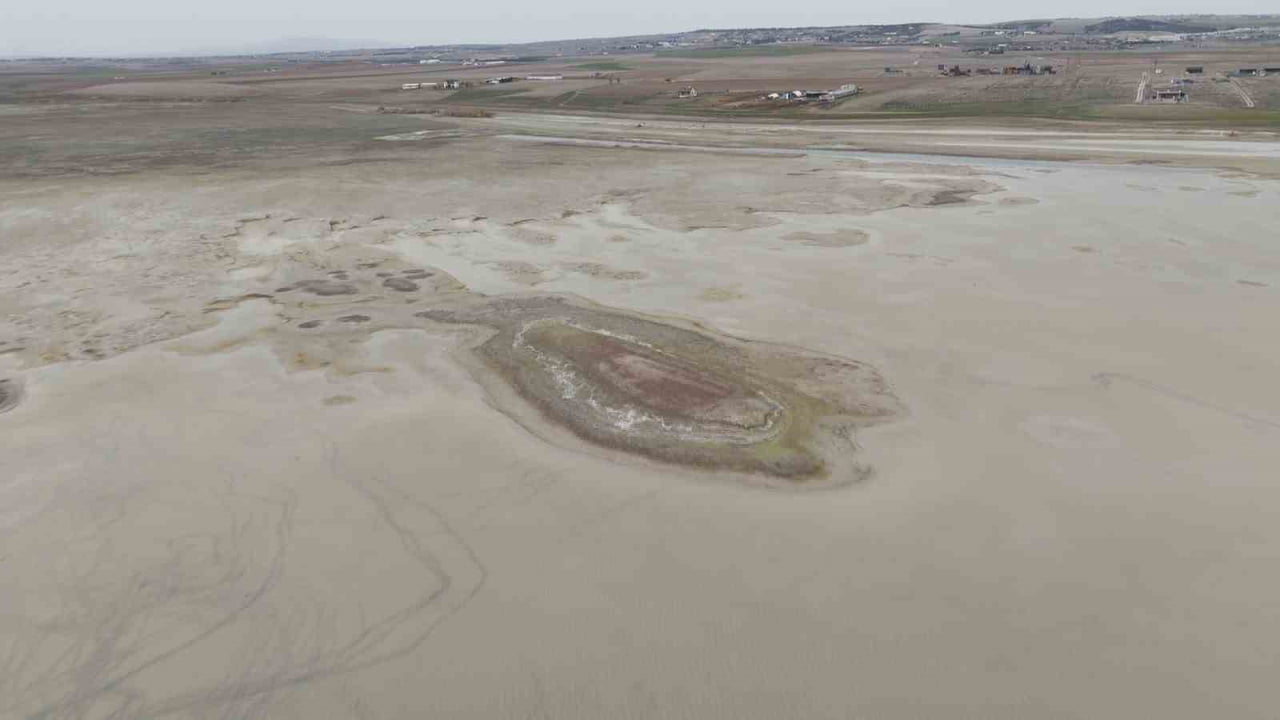 HER YILIN MART AYINDA ANKARA'YA GELEN ALLI TURNA SÜRÜLERİNİN KONAKLADIĞI SEL KAPANI BARAJ...