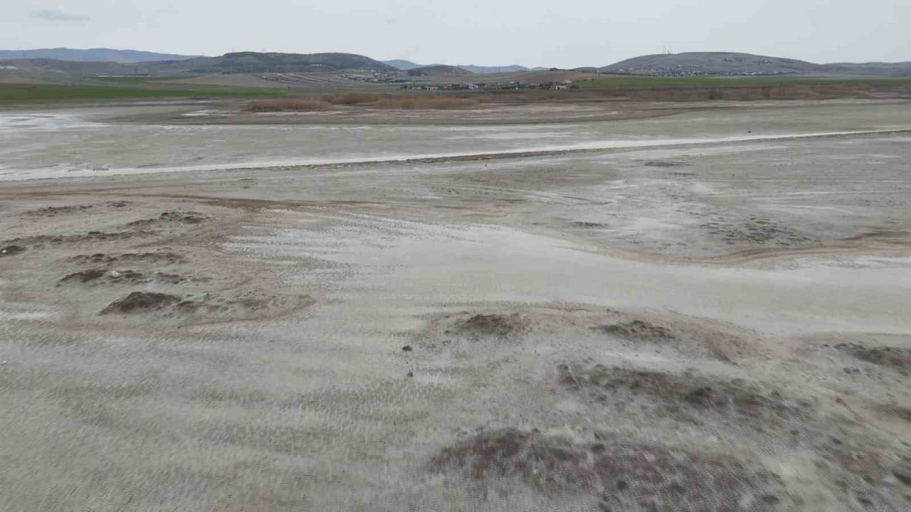 HER YILIN MART AYINDA ANKARA'YA GELEN ALLI TURNA SÜRÜLERİNİN KONAKLADIĞI SEL KAPANI BARAJ...