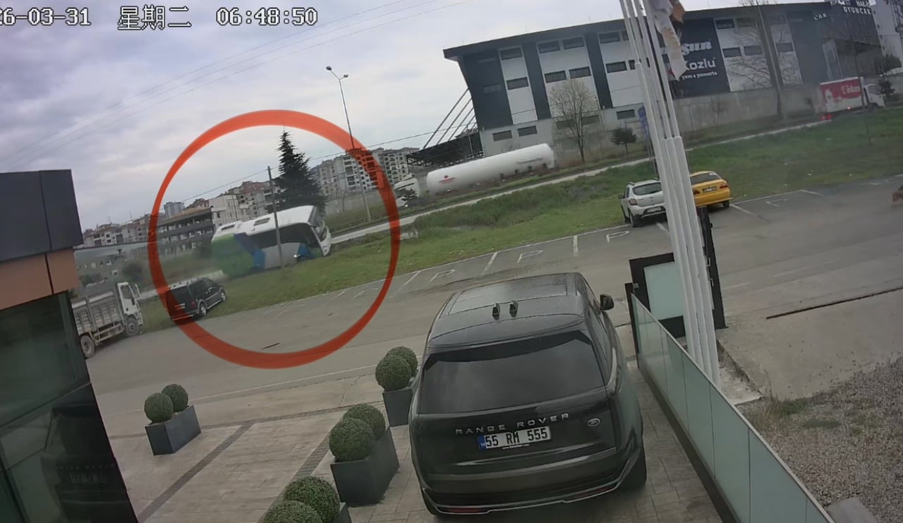 İSTANBUL’DAN ROBOT YARIŞMASINDAN DÖNEN ÜNYE FEN LİSESİ ÖĞRENCİLERİNİ TAŞIYAN ÜNYE BELEDİYESİ'NE...