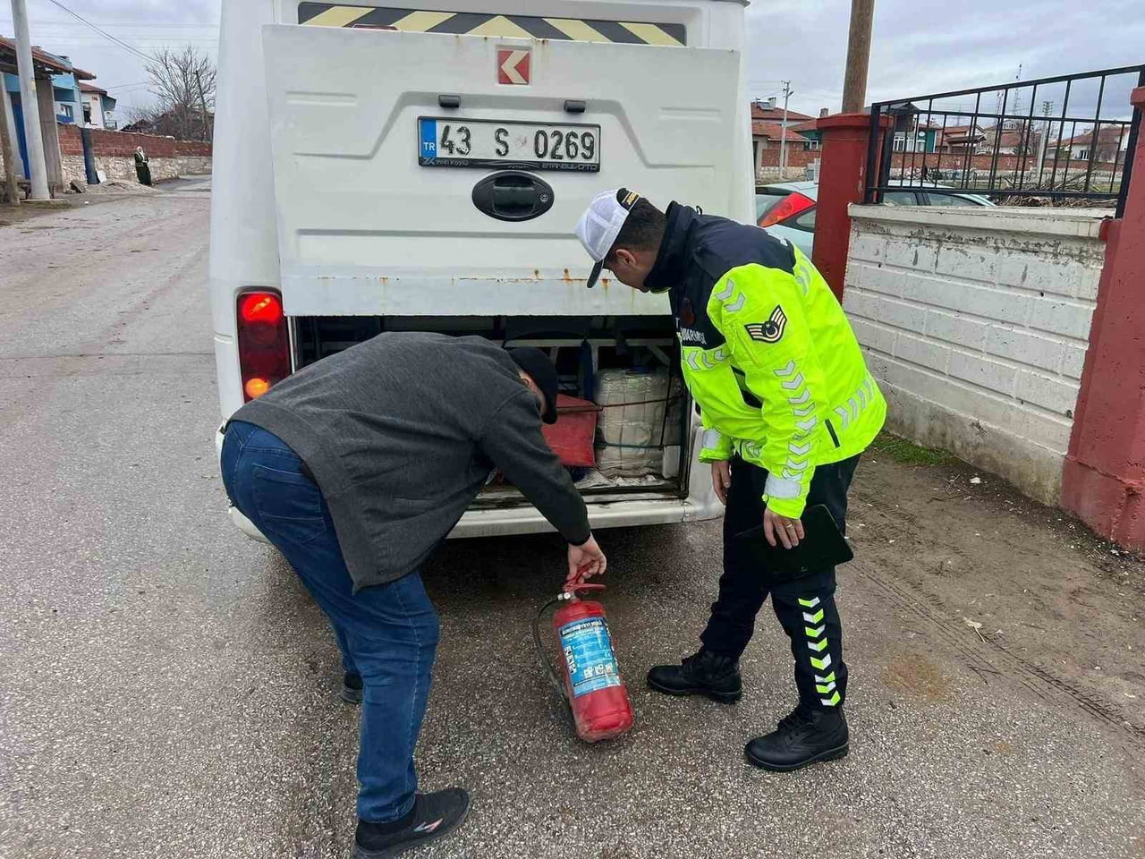 JANDARMADAN OKUL SERVİSLERİNE SIKI DENETİM