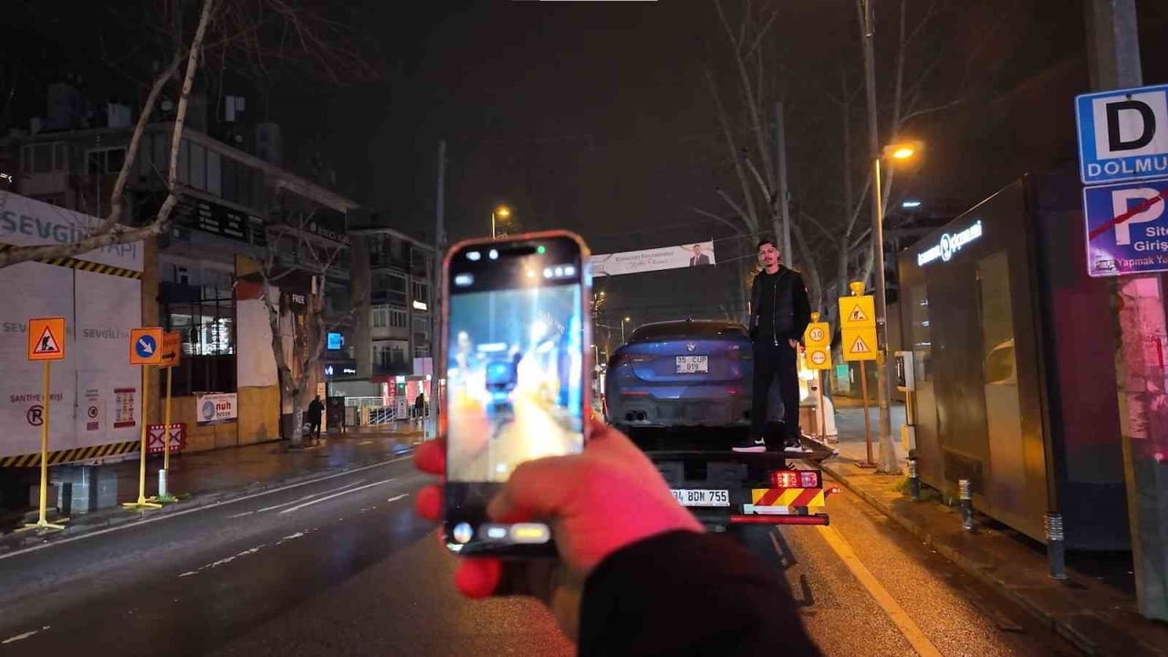 KADIKÖY CADDEBOSTAN SAHİL YOLUNDA TRAFİKTE "MAKAS ATARAK" İLERLEYEN SÜRÜCÜYE 90 BİN LİRA CEZA...