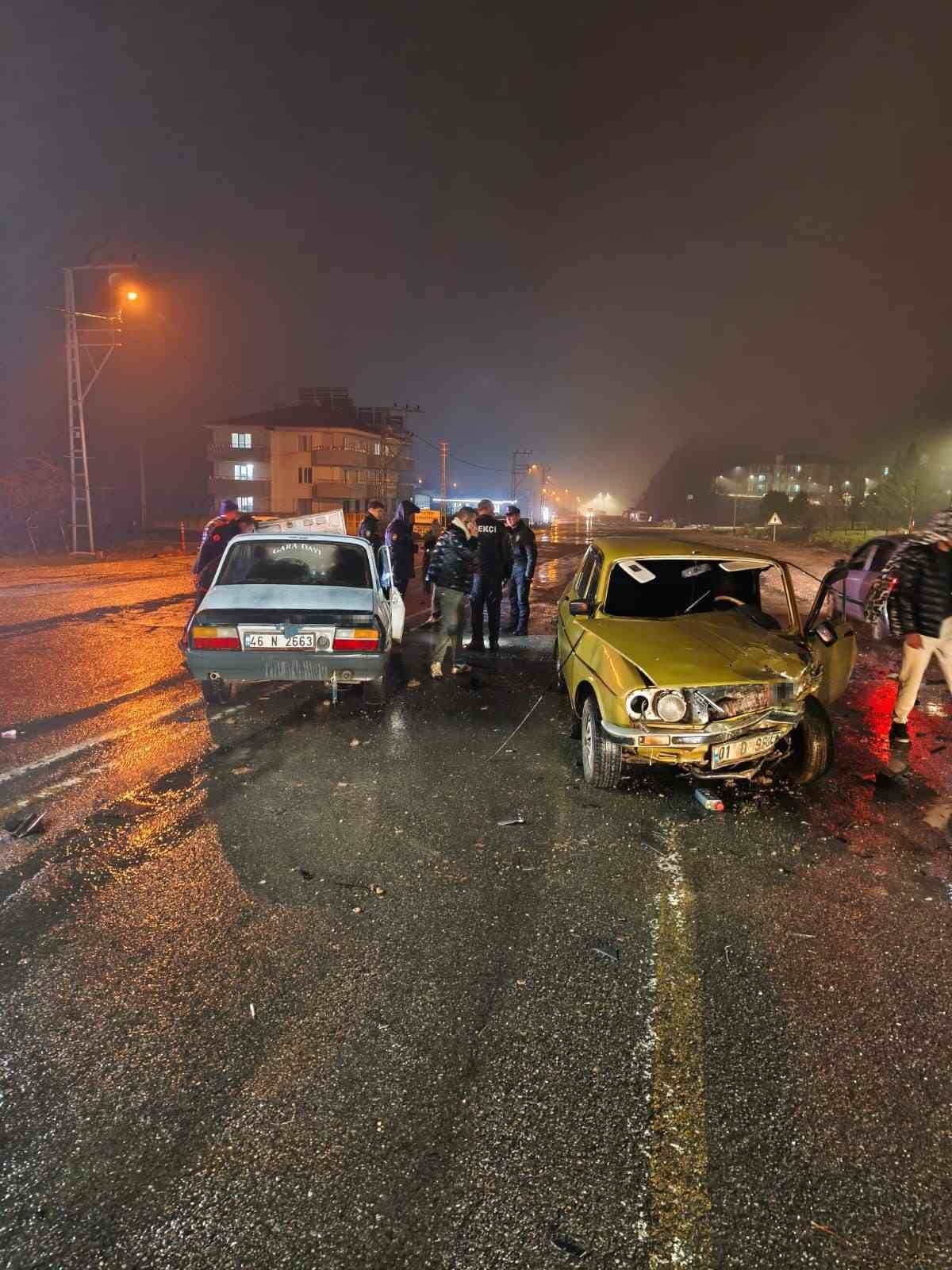 KAHRAMANMARAŞ'TA MEYDANA GELEN İKİ AYRI TRAFİK KAZASINDA 2 KİŞİ YARALANDI.