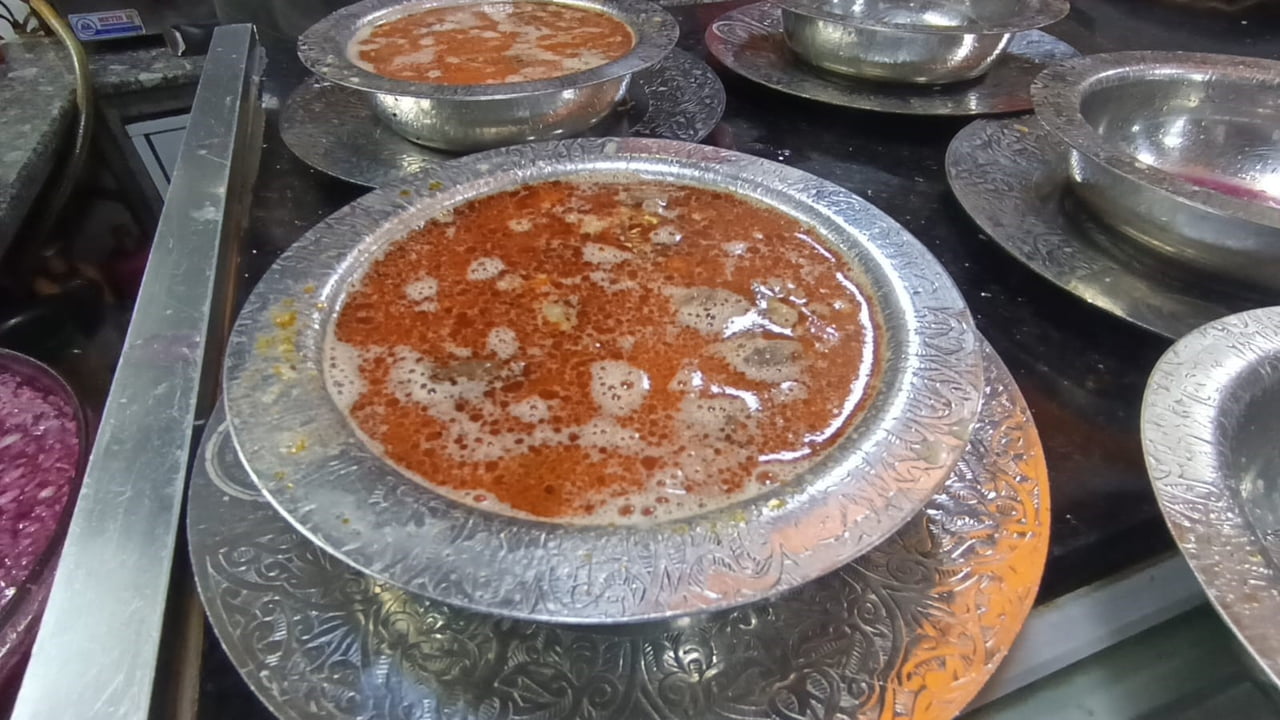 KAHRAMANMARAŞ'TA ÖZELLİKLE KIŞ VE MEVSİM GEÇİŞLERİNDE TÜKETİLEN KELLE PAÇA ÇORBASI, KENTTE YENİDEN...