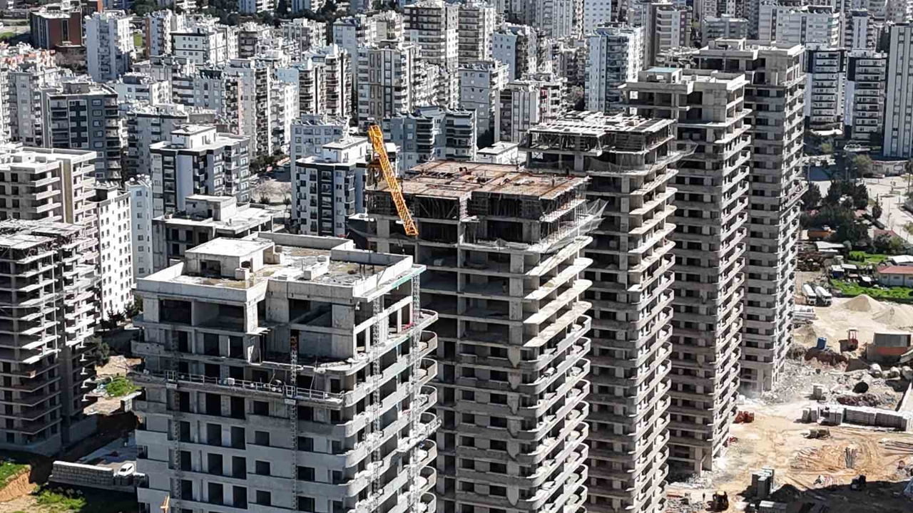 KAHRAMANMARAŞ MERKEZLİ DEPREMLERİ ARDINDAN 18 İLDE YÜRÜTÜLEN ‘YERİNDE DÖNÜŞÜM PROJESİ’ KAPSAMINDA...