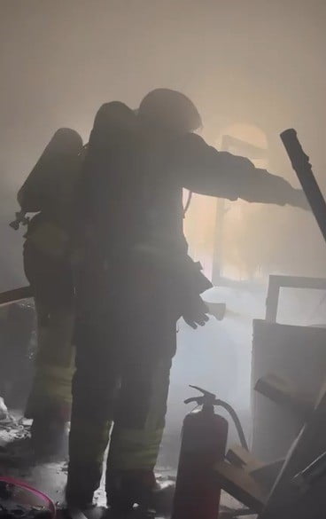 KAHRAMANMARAŞ’TA BİR EVDE ÇIKAN YANGINDA 1 KİŞİ YARALANDI.