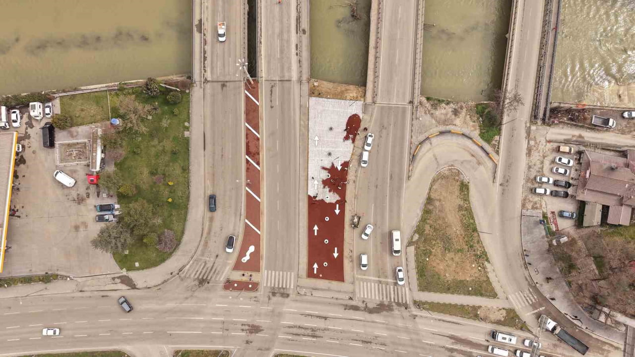 KARABÜK BELEDİYESİ, KENT ESTETİĞİNİ ARTIRMAYA YÖNELİK ÇALIŞMALAR KAPSAMINDA ŞEHRİN ÖNEMLİ ULAŞIM...