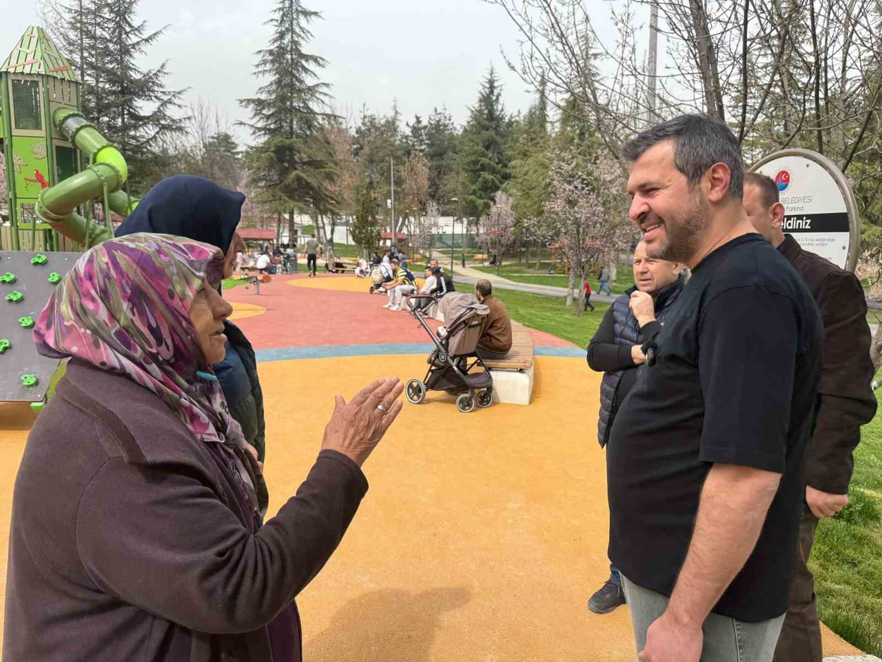 KARABÜK BELEDİYESİ TARAFINDAN 5000 EVLER 75. YIL MAHALLESİ’NDE YAPIMI TAMAMLANAN SOSYAL YAŞAM...