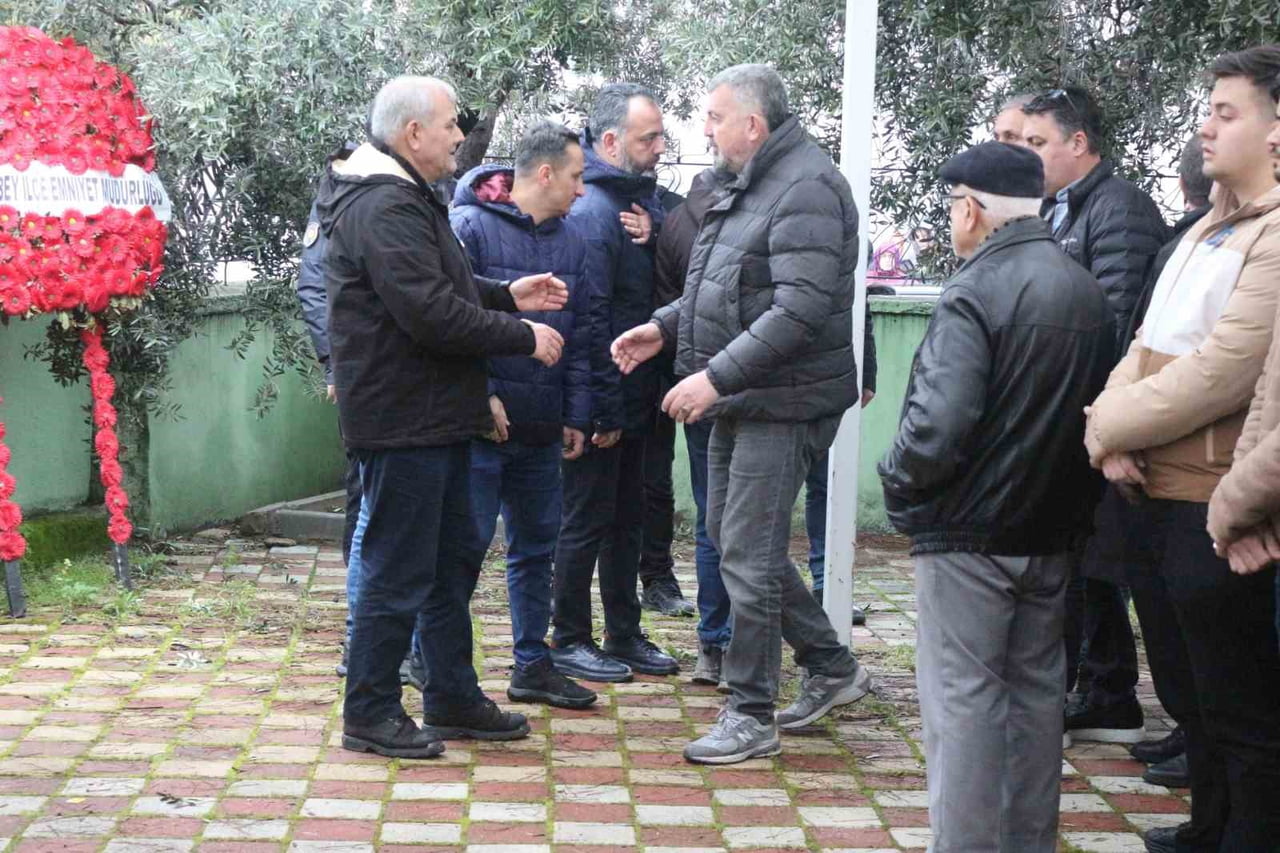 KARACABEY’DE İKAMET EDEN POLİS MEMURU MEHMET PİŞİK (54), TEDAVİ GÖRDÜĞÜ HASTANEDE YAŞAMINI...