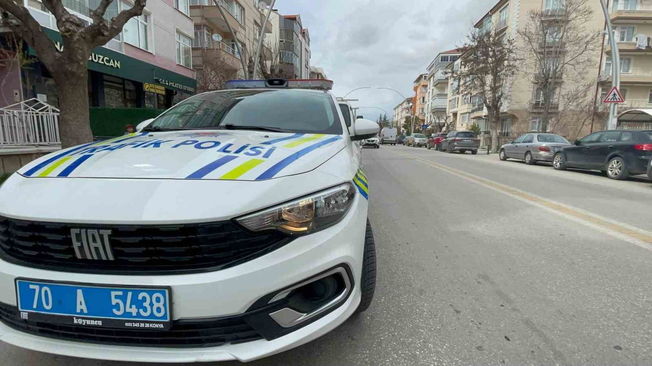 KARAMAN'DA YOLUN KARŞISINA GEÇMEYE ÇALIŞAN 11 YAŞINDAKİ ÇOCUK, KAMYONETİN ÇARPMASI SONUCU...