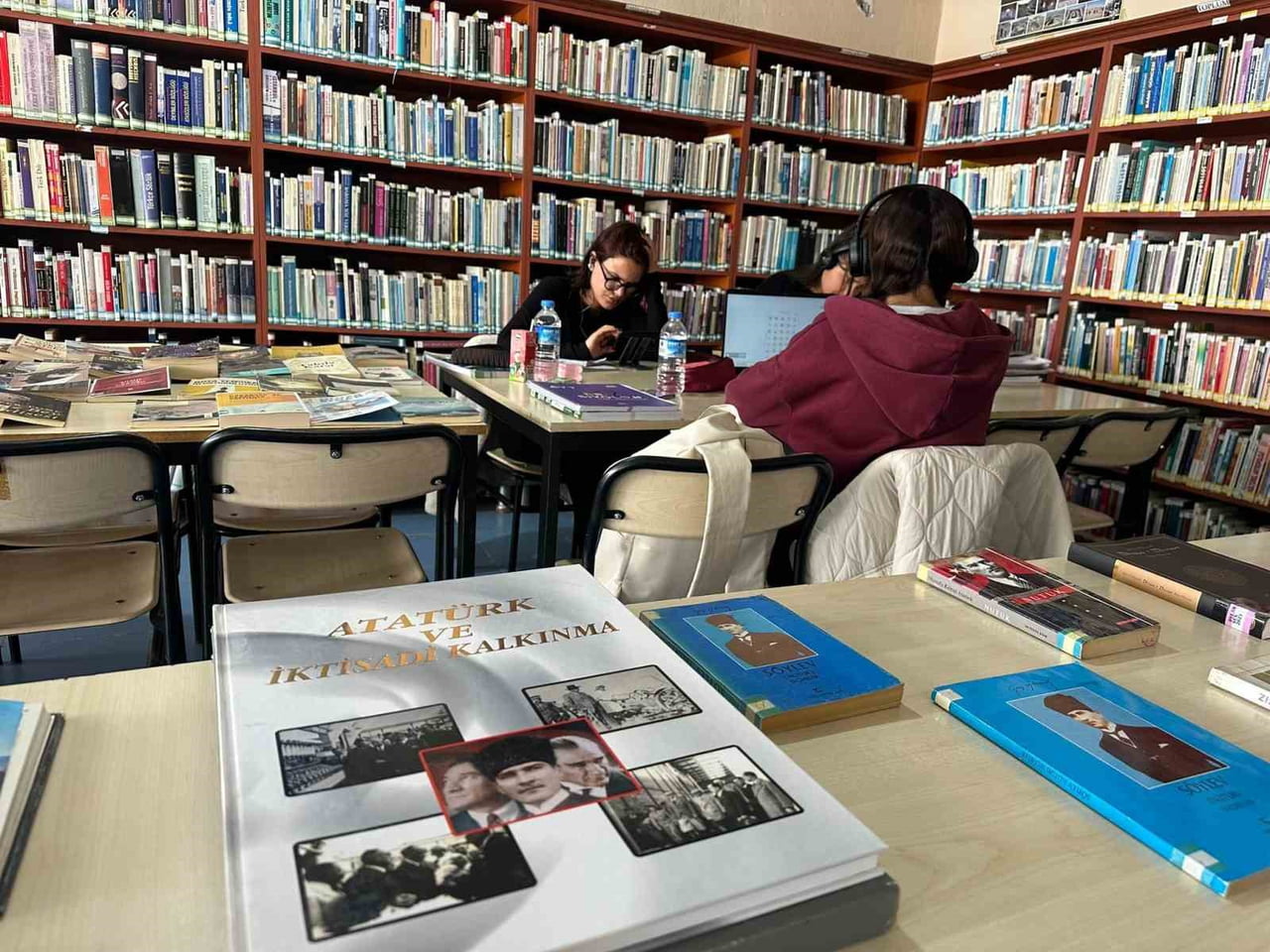 KARAYAZI’DA “İYİLEŞTİREN KÜTÜPHANE” TEMASIYLA 62. KÜTÜPHANE HAFTASI, DÜZENLENEN ANLAMLI PROGRAMLA...