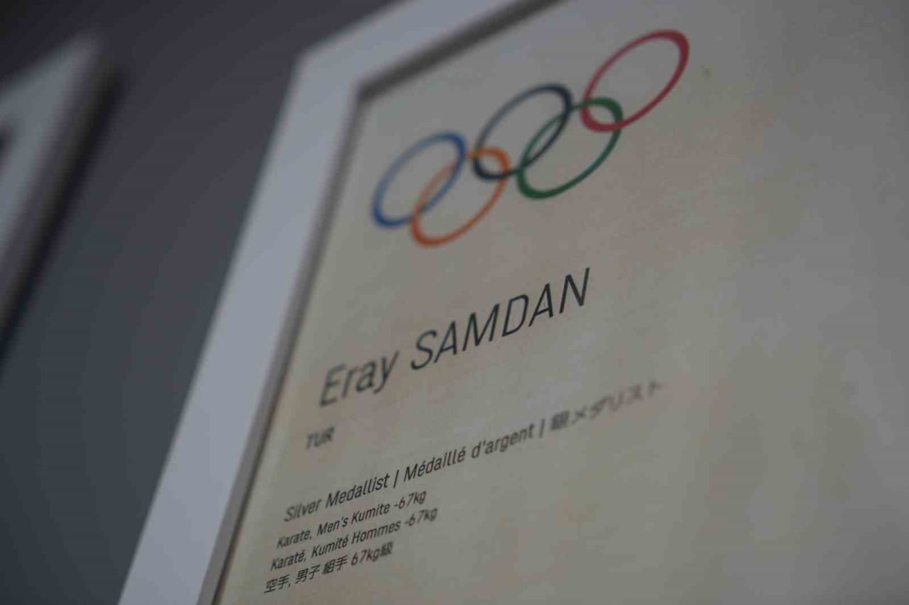 KARİYERİNİ TÜM ZAMANLARIN GELMİŞ GEÇMİŞ EN İYİ 60 KİLO SPORCUSU OLARAK SONLANDIRMANIN HAKLI...