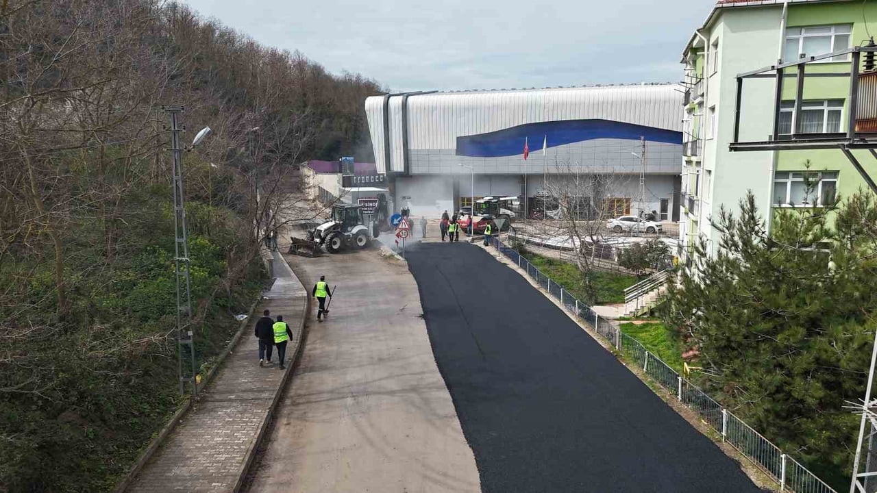 KARŞILAŞMA ÖNCESİ SİNOP’TA STADYUM VE ÇEVRESİNDE HAZIRLIK ÇALIŞMALARI SÜRÜYOR.